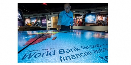Image of visitor at World Bank Group Visitor Centre, Washington DC, from World Bank flickr account https://flic.kr/p/ExN9Pt, (CC BY-NC-ND 2.0) 